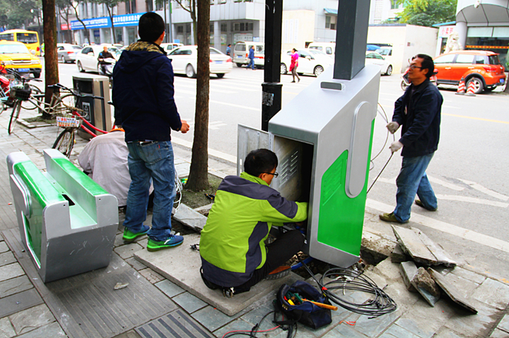 4智慧路燈現(xiàn)場安裝720 4智慧路燈現(xiàn)場安裝720